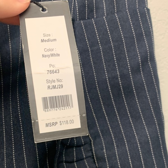 Romeo & Juliet Couture Navy Pinstripe Mini Skirt Size Medium NWT - Picture 4 of 4